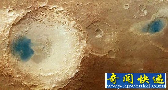 宇航局拍到火星表面“蓝色湖泊” 火星水源找到了