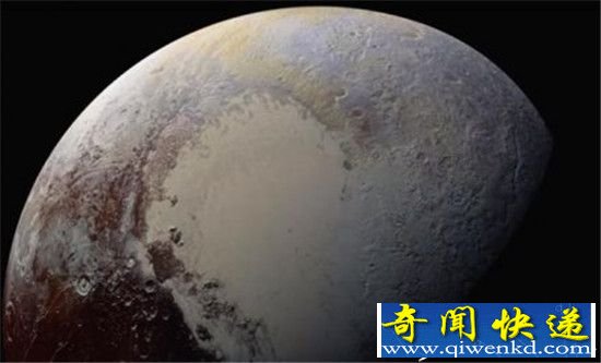 冥王星近照曝光 神秘物体疑似外星人基地
