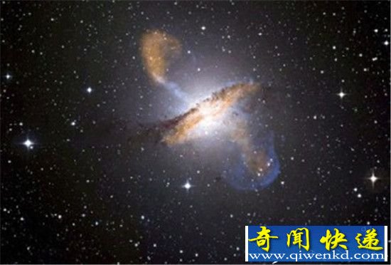 超级黑洞即将苏醒前兆 竟光速喷射暗物质?