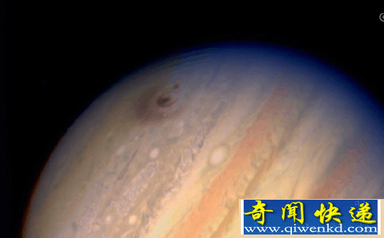 NASA曝木星北极图片 毛骨悚然外星人对着镜头笑