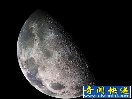 月球是外星人建的军事基地 用来监视地球