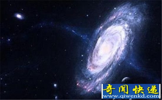 黑洞里面流出黑色液体 外星人惨死平行宇宙?