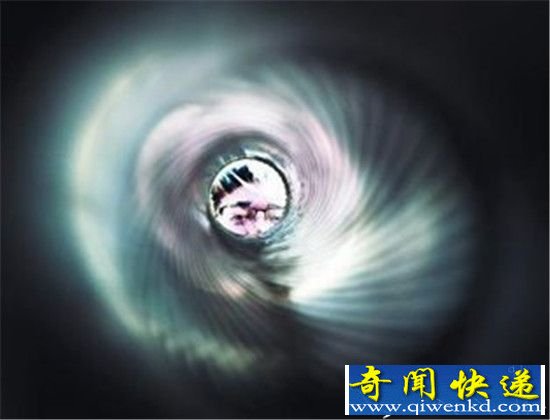 平行宇宙中隐藏的时空隧道 竟是超级黑洞的“妹妹”?