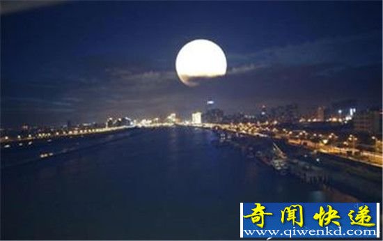超级月亮越来越大?月球将与地球融合