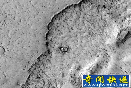 NASA曝光:火星惊现微笑火山口图像揭秘!