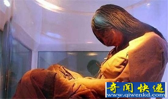 千年女尸古墓中产下七公斤诡异活婴 震惊世界!