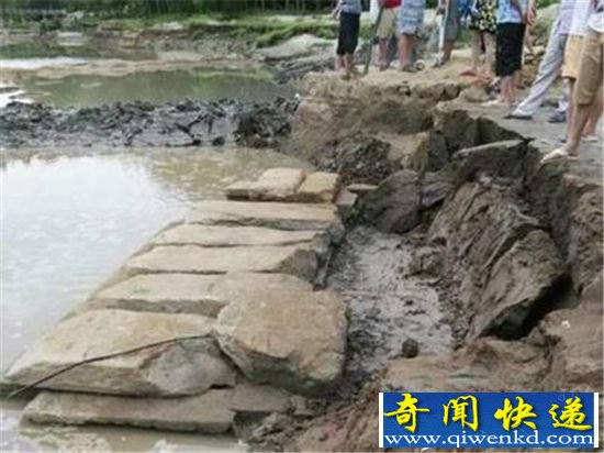 武汉洪水冲出千年古墓 墓主或为北宋千年女尸?