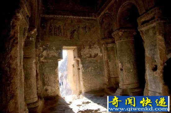 土耳其惊现3000年地下迷宫 曾遭外星人攻击!