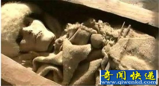 ����ѧ�ҷ���ǧ���Ĺ 18����Ů��ʬ������?