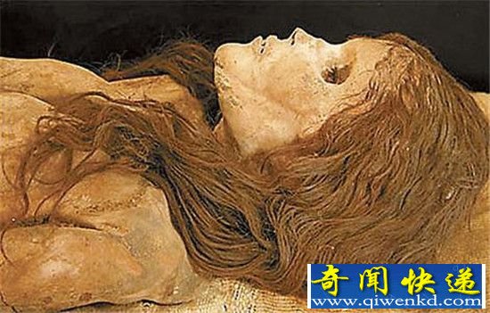 ����ѧ�ҷ���ǧ���Ĺ 18����Ů��ʬ������?