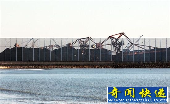 河北建世界最大防尘网:包围煤炭堆场