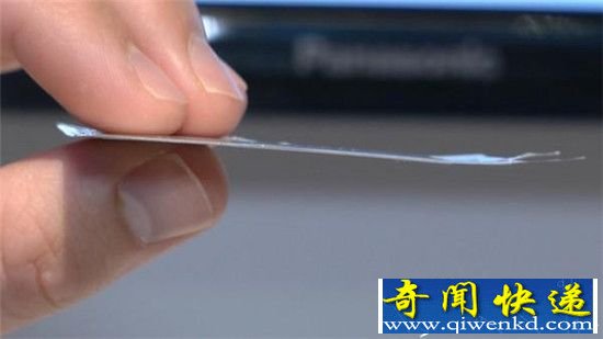 松下展示可反复弯曲柔性电池 反复扭曲也不会爆炸