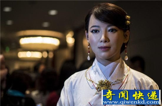 中国首款体验交互机器人亮相!一款高颜值机器人!