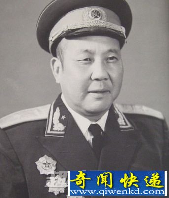 开国少将赵章成