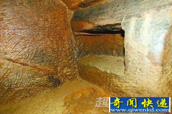 墓门