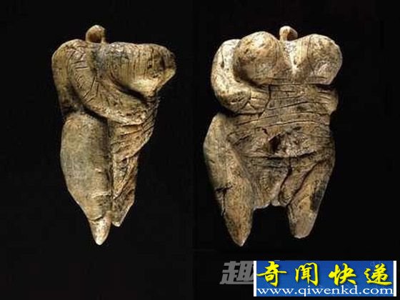 人形雕像