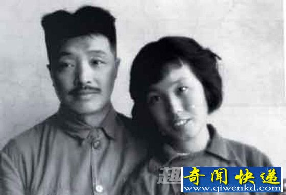 贺龙与薛明结婚留影