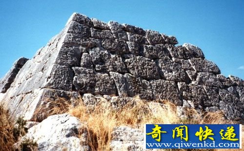 海兰尼孔金字塔