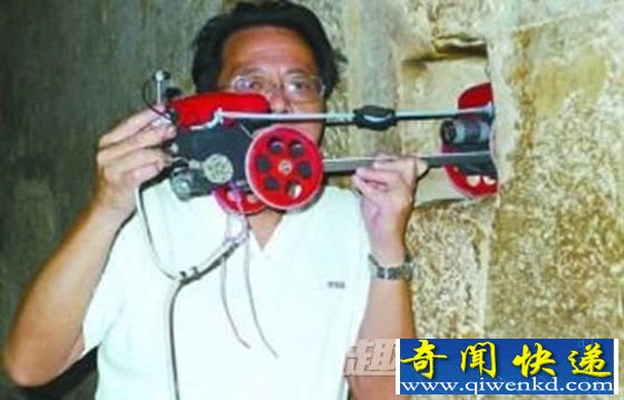 皇后墓室密道现神秘符号