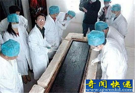 七星巨棺揭秘 庞大的棺材居然藏着失踪之谜?