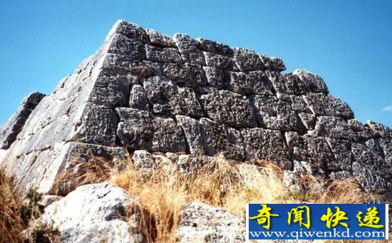 盘点:十大神秘莫测的未解之谜 金字塔与三叶虫化石