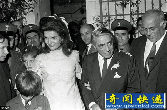 肯尼迪遇刺后 遗孀杰奎琳嫁给希腊船王之谜