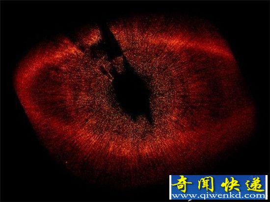 宇宙惊现恐怖现象:黑洞同类相残