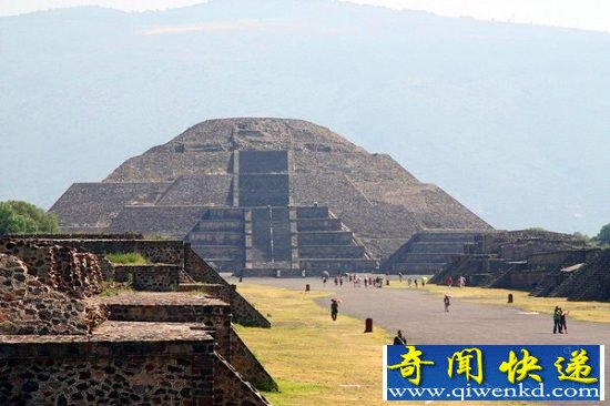 外星人史前超文明:建造月亮金字塔