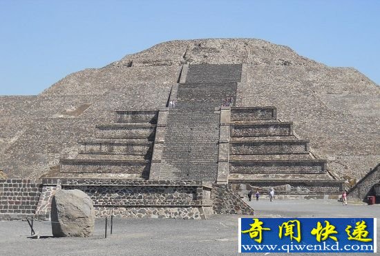 外星人史前超文明:建造月亮金字塔