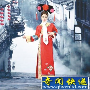清代宫女都是踩着高高的“花盆底”鞋吗?