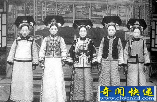 据说中国联通赞助了清朝嫔妃的头戴
