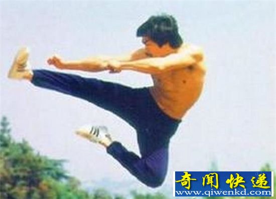 李小龙世界纪录无人能破解 二指禅惊呆全美国