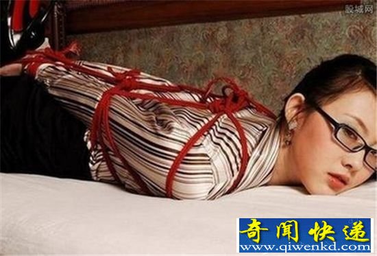 美女遭3男子挟持 歹徒生意失败想劫财
