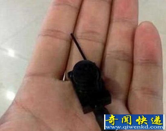 女公厕现偷拍机:可实时观看摄录画质 女生还敢去公厕吗?