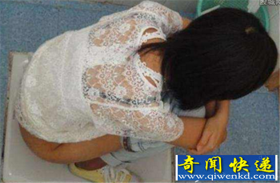 网红偷窥女厕被拘:被抓后痛哭流涕 早知如此何必当初