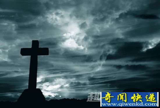 墓穴中会移动的棺材