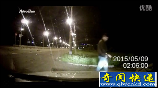 深夜开车 行车记录仪竟拍到"鬼新娘"