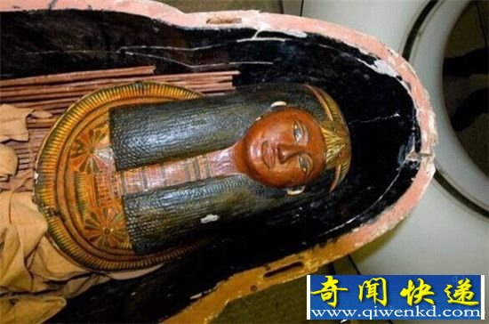 史上第一的恐怖诅咒:谁粘上都会不得好死