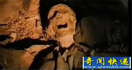 三百年干尸古墓内复活!专家当场吓疯