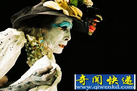 日本暗黑舞踏令人不寒而栗 另类舞蹈艺术展现阴阳魔鬼