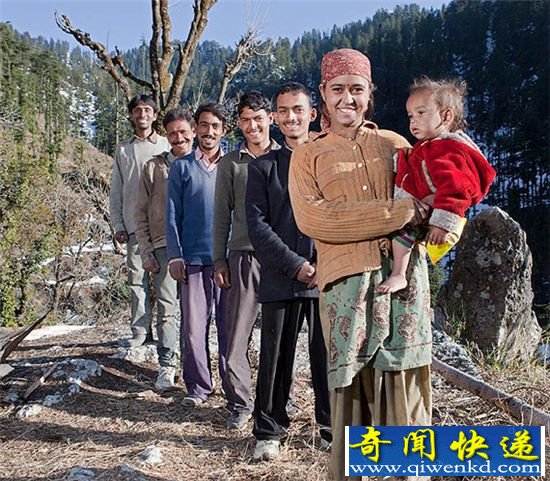 印度开挂了:五男共一妻 侍寝要严格轮班走
