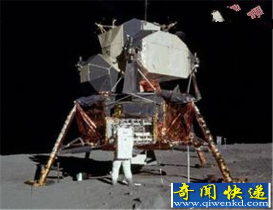 人类首次登月惊人内幕 竟有外星人随行?