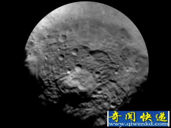 NASA发现灶神星神秘大峡谷 或曾是地球移民地