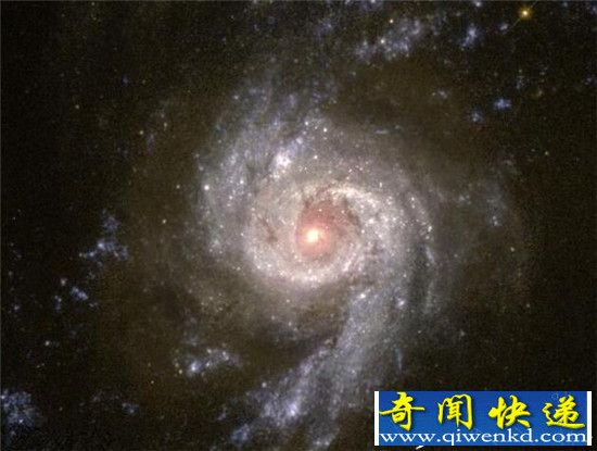 宇宙星爆区形成恒星 超级黑洞诞生于星系中心