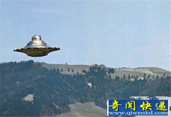 宇宙现成群UFO 疑奇异火球移动快速