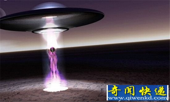 宇宙现成群UFO 疑奇异火球移动快速