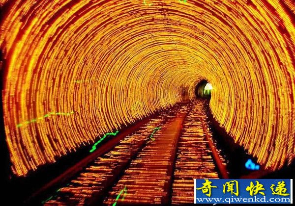 银河系中心并非超级黑洞 有可能是虫洞!