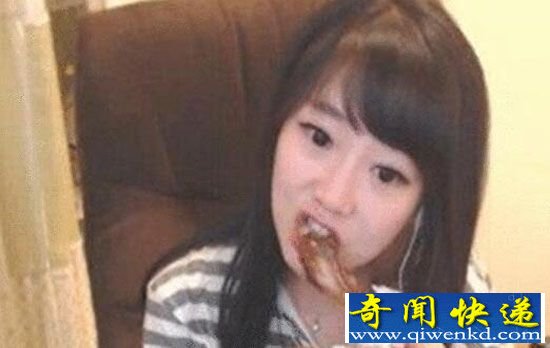 黄鳝门消停了 现在又来了个吃精门冯提莫打赏百万