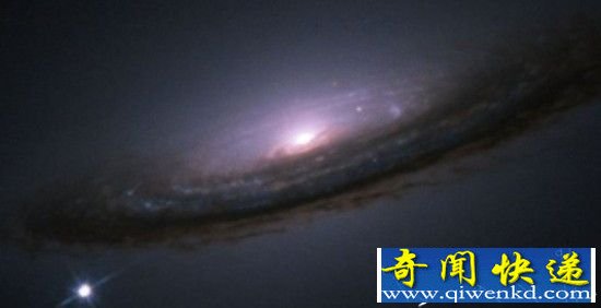 多个黑洞会合并成巨型黑洞:黑洞是个无底洞!