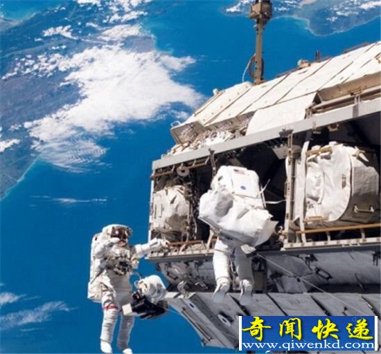 宇航员如厕大揭密 原来在天上要这样解手
